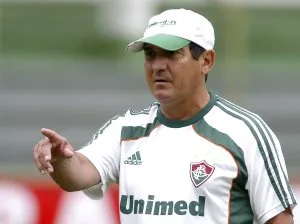  Tricampeão brasileiro pelo São Paulo, Muricy lidera o Brasileirão de 2010 com o Fluminense