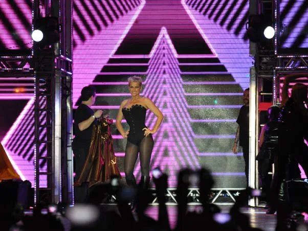  Xuxa abre a última etapa do Monange Dream Fashion Tour