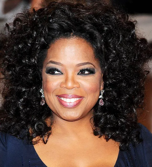  A apresentadora Oprah Winfrey, cuja rede de televisão está sendo processada por discriminação 