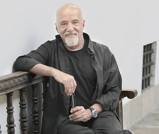 Paulo Coelho disponibiliza documentos de manuscritos a letras de Raul Seixas
