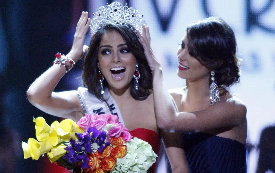 Mexicana Jimena Navarrete foi coroada Miss Universo