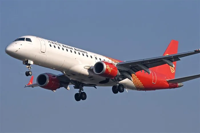  Imagem mostra avião da Embraer, modelo E-190, como o que caiu na China em voo da Henan