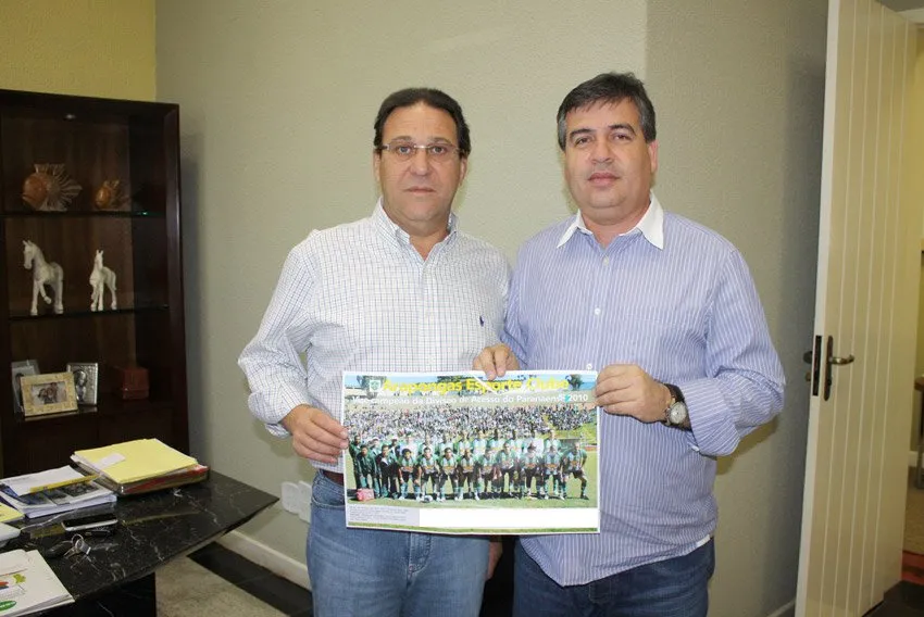 Prefeito de Arapongas, Beto Pugliese e o vice-presidente do Arapongas Esporte Clube,  Luiz Pontes