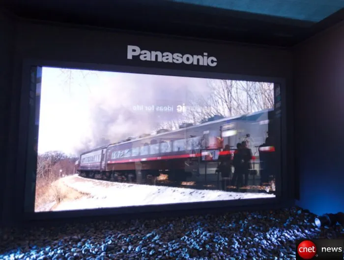  A TV 3D gigante de 152 polegadas da Panasonic tem quase 2 m de altura e tela de plasma