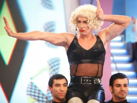 Toda vez que os participantes se beijarem no quadro Vai Dar Namoro, Rodrigo Faro irá encarnar Madonna no palco de O Melhor do Brasil