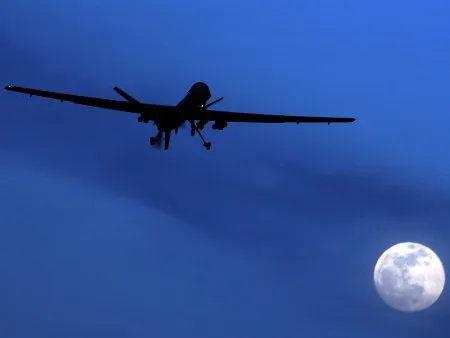  Ataques de aviões não tripulados dos Estados Unidos mataram quatro supostos insurgentes no Paquistão, neste sábado (2)
