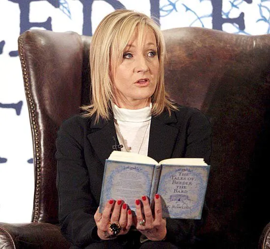  A escritora inglesa J.K. Rowling durante evento de lançamento em que leu trechos de novo livro para crianças
