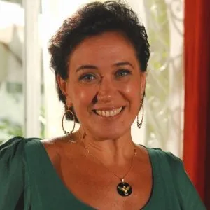  Lilia Cabral como Tereza, na novela "Viver a Vida" 