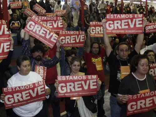 Foram 13 dias de uma das mais fortes greves já realizadas pelos trabalhadores de bancos públicos e privados em todo o Brasil