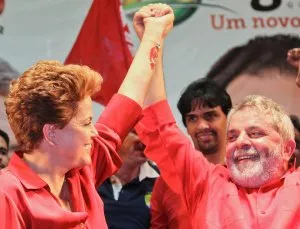  Dilma e Lula fazem primeiro comício do segundo turno