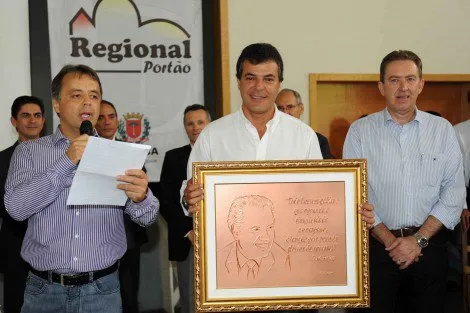  Beto Richa recebeu apausos na Câmara de Curitiba