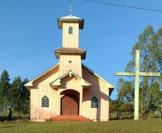  1ª Igreja de Apucarana, hoje reconstruída na Água da Juruba