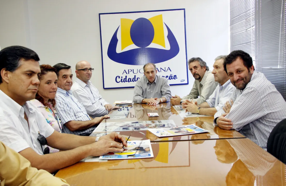  Comissão uruguaia no gabite municipal