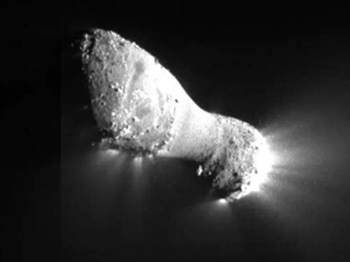  Foto foi tirada pela sonda Epoxi durante sua passagem pelo cometa Hartley 2, nesta quinta-feira (4); objetivo da missão é entender características específicas e a composição desse tipo de corpo celeste.