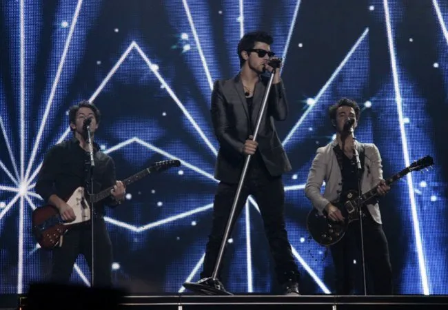  Jonas Brothers no palco do Maracanãzinho