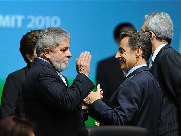  Lula conversa com o presidente francês, Nicolas Sarkozy, durante reunião de cúpula do G20