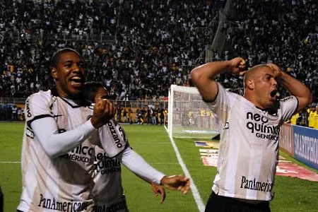  Ronaldo voltou a decidir para o Corinthians em jogo contra o Cruzeiro