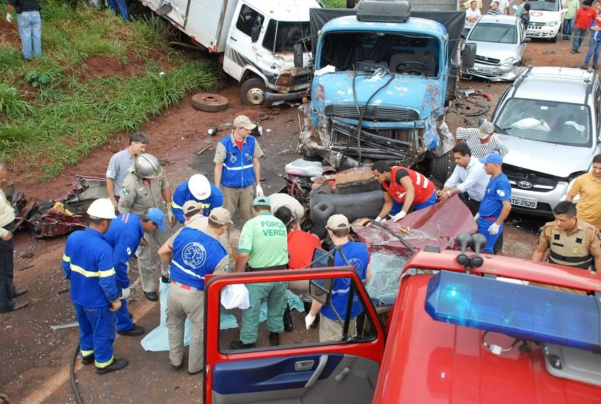 Acidente envolveu nove carros na PR-218, próximo ao município de Arapongas