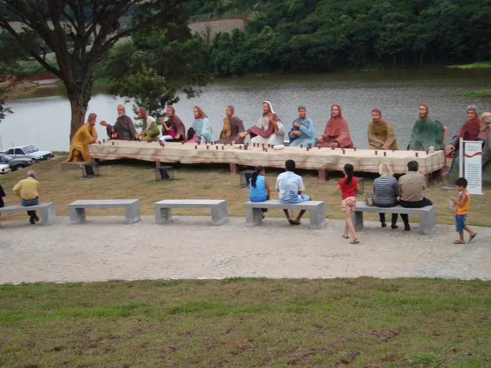  Apucarana: Parque da Redenção retrata a Última Ceia 