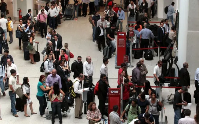  Passageiros aguardam seus voos no Aeroporto Santos Dumont