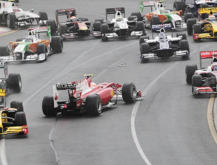 Vários carros rodaram na pista no GP da Austrália