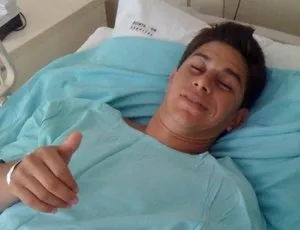  Jogador do Fluminense passou por uma artroscopia no joelho esquerdo