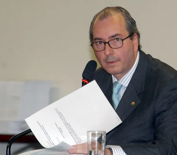  Deputado Eduardo Cunha (PMDB) quer salário mínimo de R$ 560