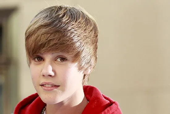  Justin Bieber tem reação alérgica leve e é levado a hospital na Califórnia