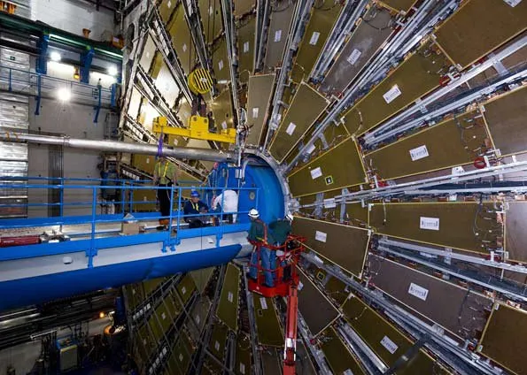 Uma das instalações do Grande Colisor de Hádrons (LHC)