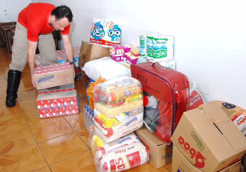  Donativos são recebidos em Apucarana no quartel do Corpo de Bombeiros
