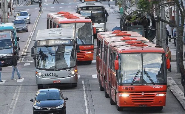 Ônibus ainda é o meio mais usado pela população