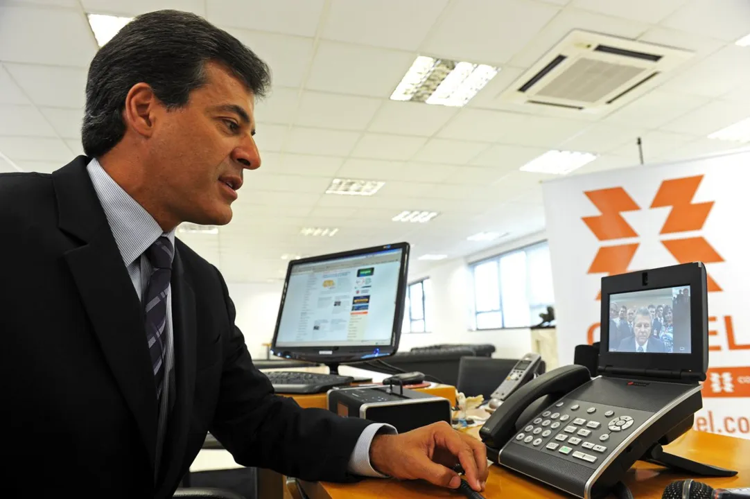  Gov. Beto Richa lança banda extra larga da COPEL e ativação de pagamento do IPVA pelo celular