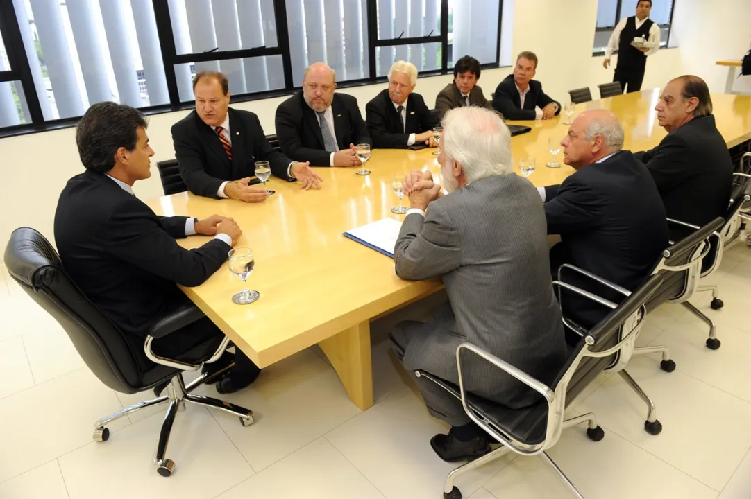  Governador Beto Richa se reuniu com dirigentes de entidades empresariais