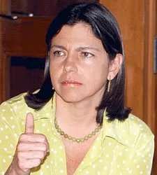  A governadora do Maranhão, Roseana Sarney (PMDB), recebeu alta na manhã de hoje do UDI Hospital, em São Luís