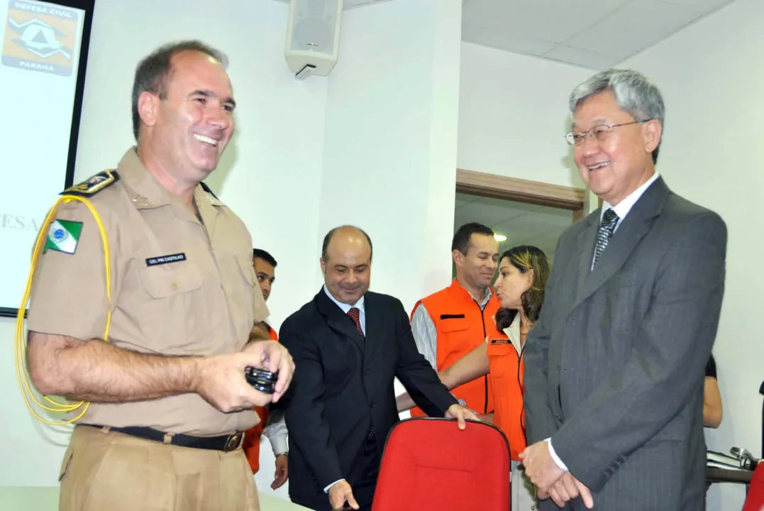  Na foto, o chefe da Casa Militar, Coronel Adilson Castilho Casitas e o secretário do Planejamento e Coordenação Geral, Cassio Taniguchi