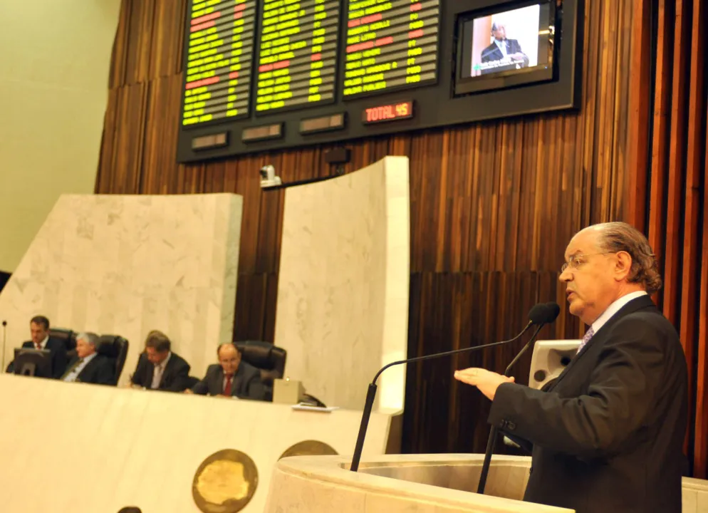O secretário da Fazenda do Estado do Paraná, Luiz Carlos Hauly, afirmou nesta terça-feira (28), na Assembleia Legislativa do Paraná (Alep), que o governo estadual terá que gastar menos 