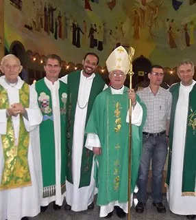  Dom Celso Antônio Marchiori participou de sua primeira reunião com a Pastoral dos Surdos