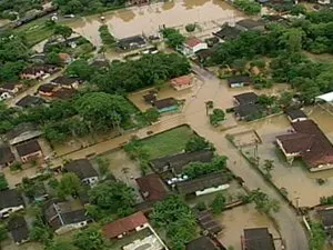 Chuvas prejudicam mais de 150 mil moradores no Paraná