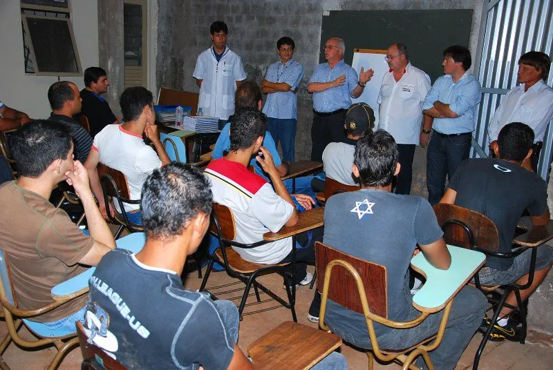  O curso de 160 horas é ministrado pelos professores Douglas Fernandes Leonel e Edson Ignácio