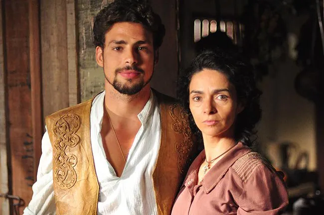  Os atores Cauã Reymond (esq.) e Claudia Ohanna, que viverão mãe e filho na novela "Cordel Encantando", próxima das 18h da Globo