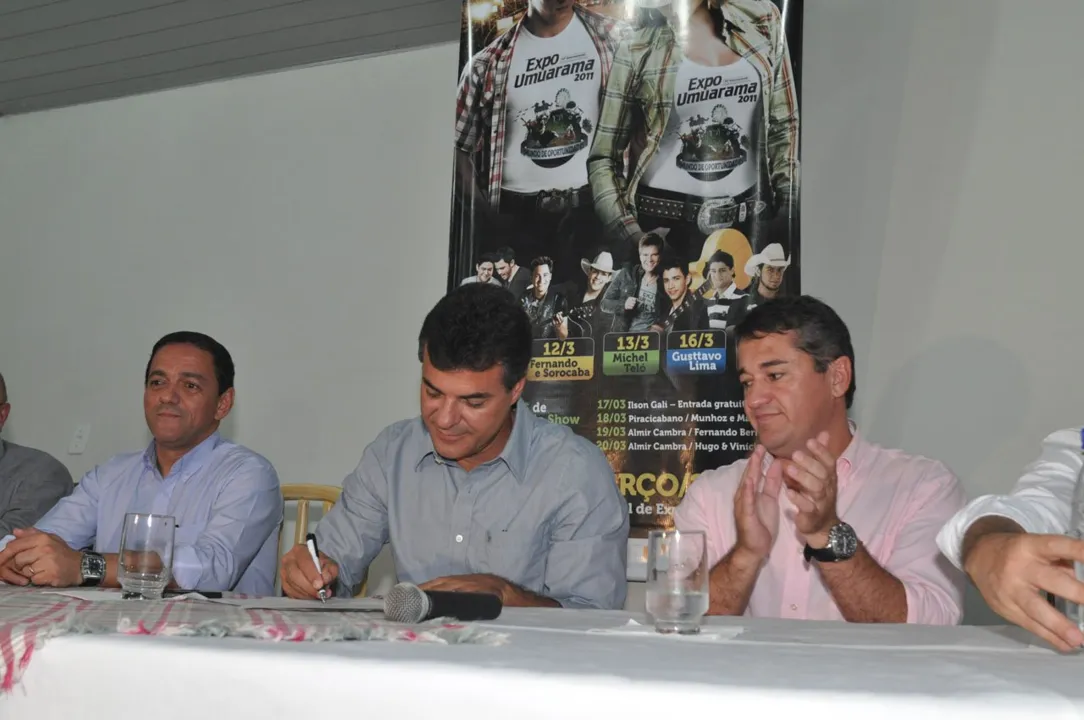  O anúncio foi feito pelo governador Beto Richa na tarde desta quinta-feira (17), durante visita à 37ª. Expo-Umuarama