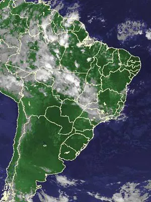  Imagem de satélite de terça-feira (23) mostra faixa de nebulosidade