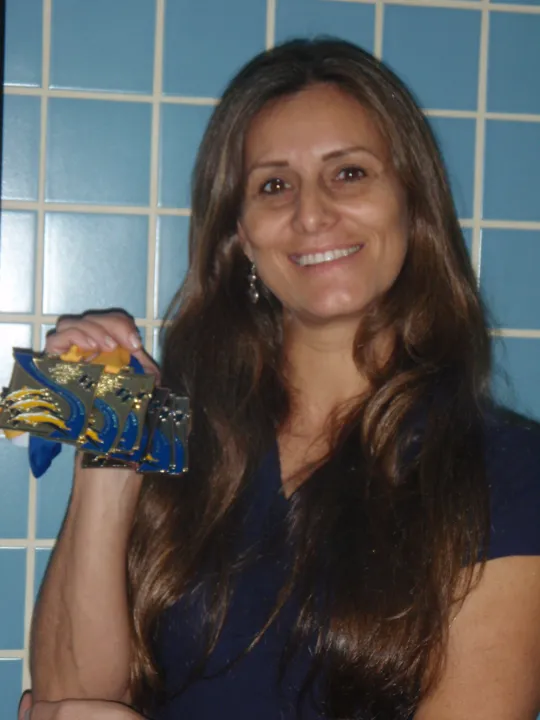  Diva Cataneo Funganti exibe suas medalhas douradas