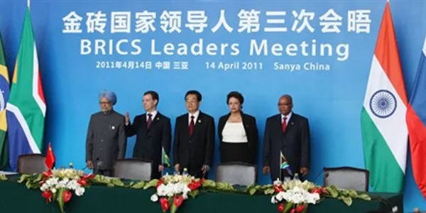  Líderes da Índia, Rússia, China, Brasil e África do Sul posam para foto antes de conferência de imprensa após cúpula dos Brics