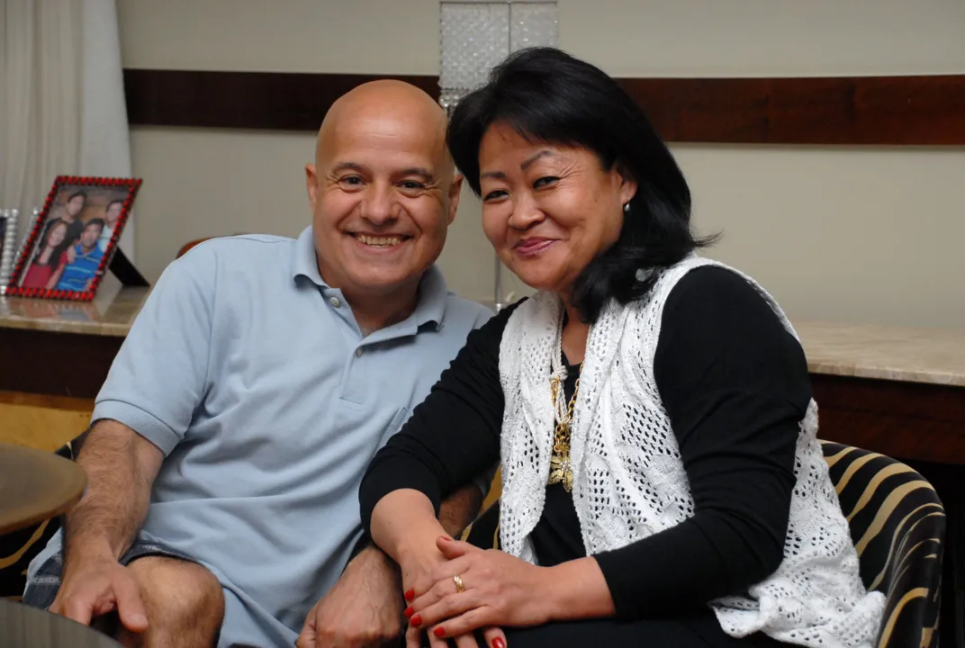 Ivo Gomes de Oliveira e a esposa Edina: seguro no Brasil, casal espera voltar ao Japão ainda neste ano