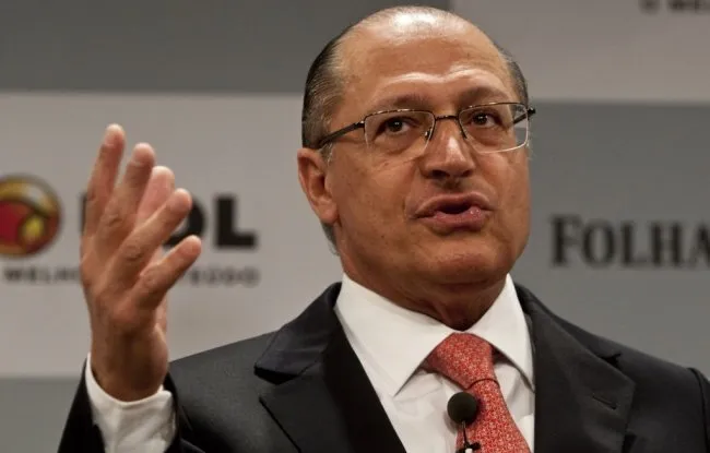  O governador Geraldo Alckmin não gostou da mudança de partidos de seus secretários