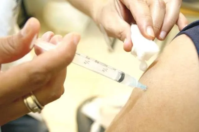  A vacinação para imunização acontece nos 399 municípios do Paraná - Foto: Arquivo