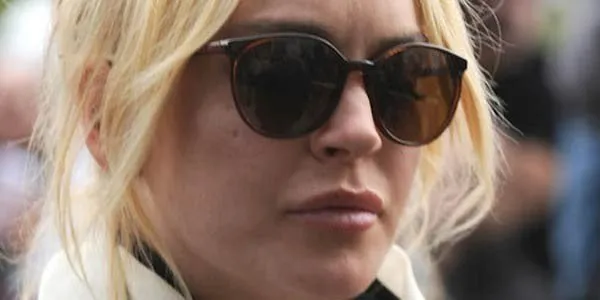 Lindsay Lohan é expulsa de hotel por dever R$ 95 mil