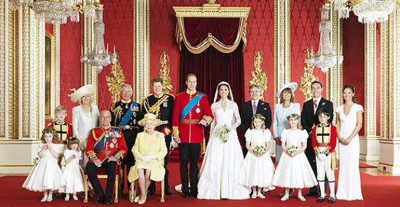  Palácio de Buckigham divulga foto do casamento real