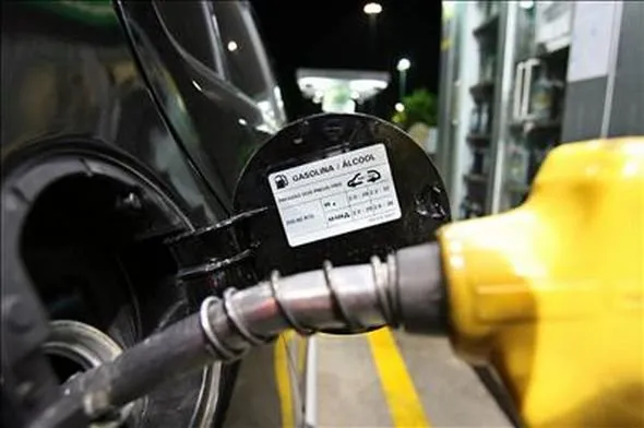  Brasil compra 70 mi de litros de etanol dos EUA em 2010